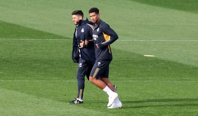 他拥抱队友 他拥抱队友