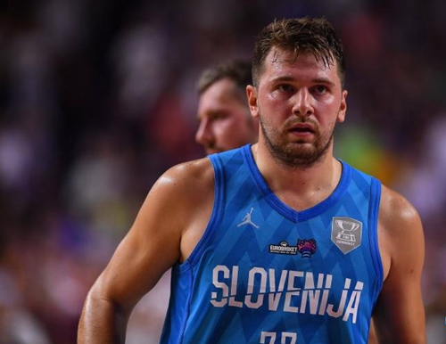 每手都不犯 每手都不犯